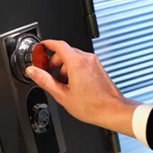 Advantage Locksmith Store Long Beach, CA 562-274-0793 - sb-com-01